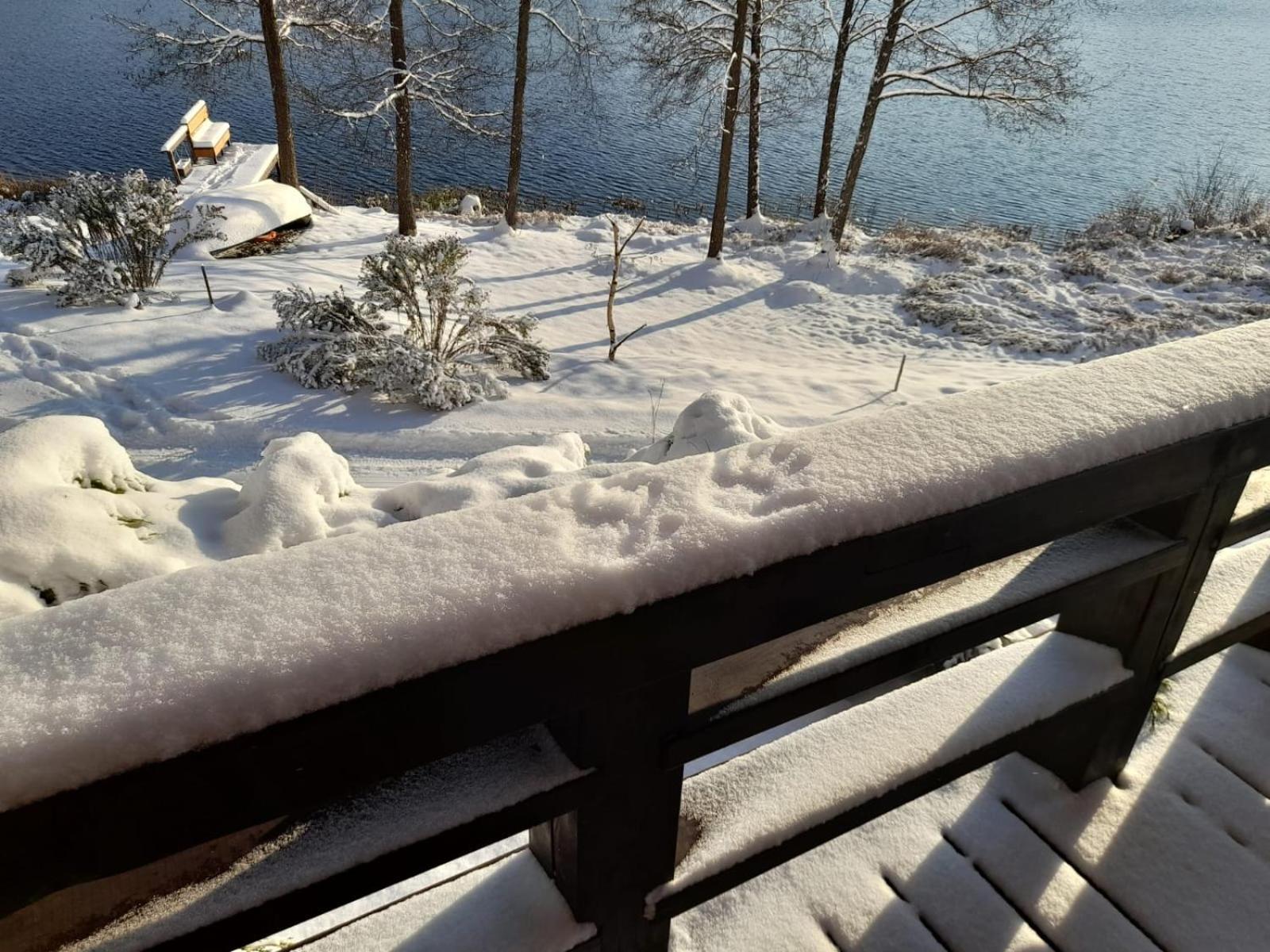 Ezerkalni Villa Raiskums Bagian luar foto