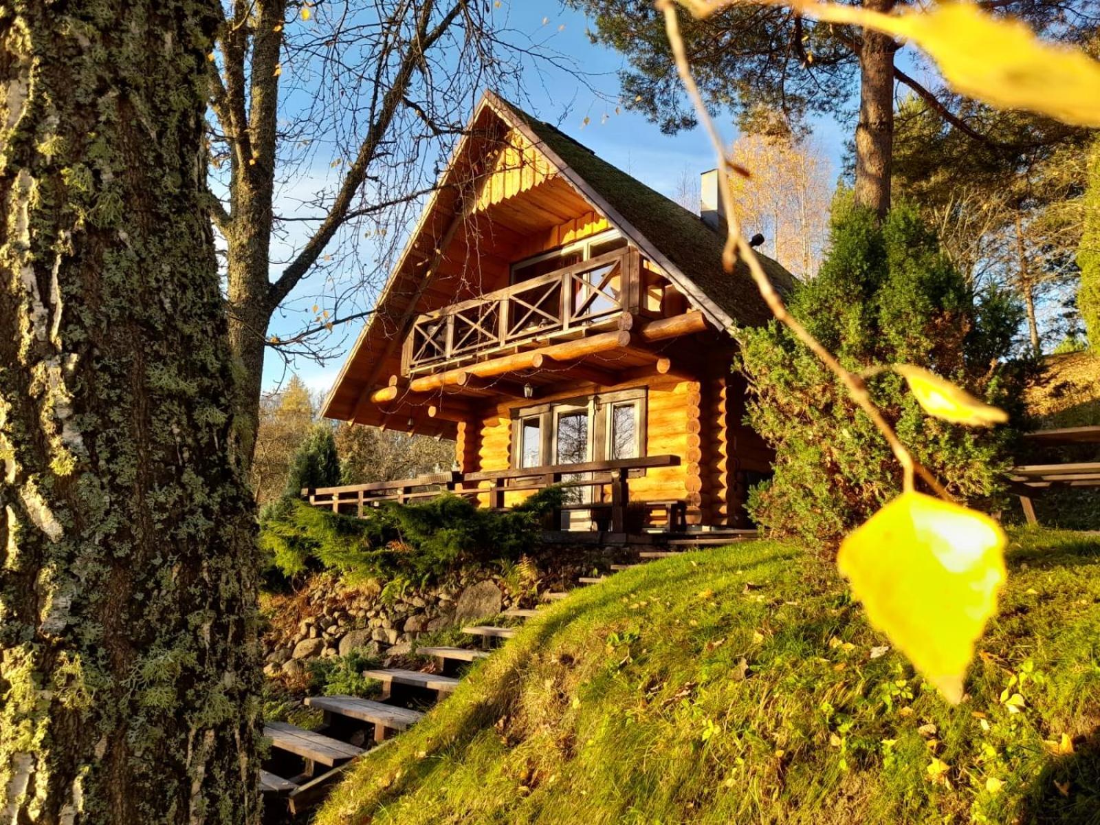 Ezerkalni Villa Raiskums Bagian luar foto