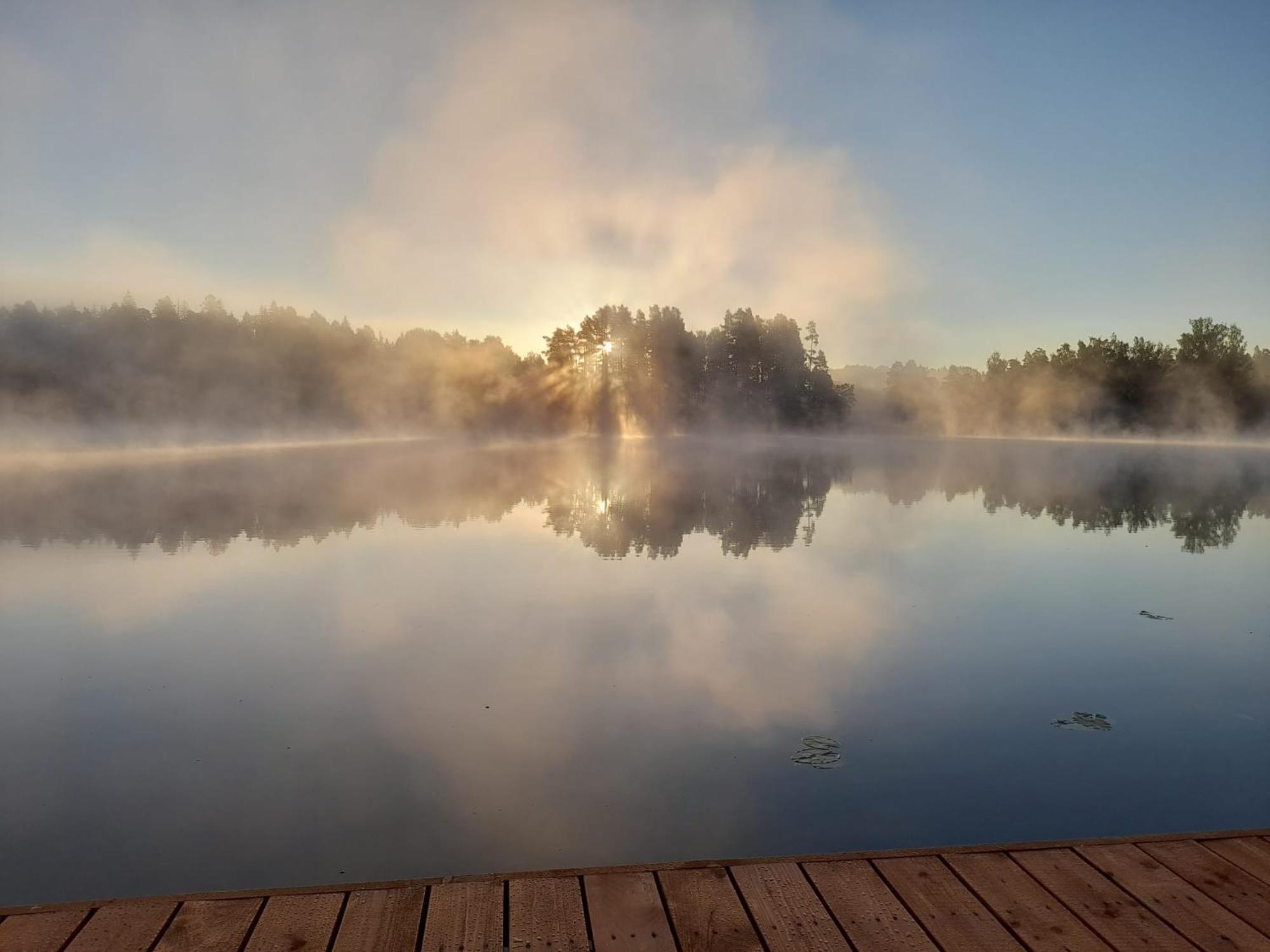 Ezerkalni Villa Raiskums Bagian luar foto