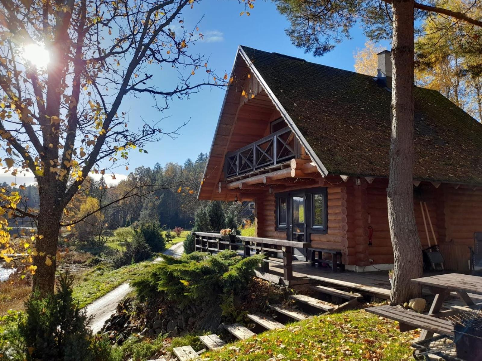 Ezerkalni Villa Raiskums Bagian luar foto