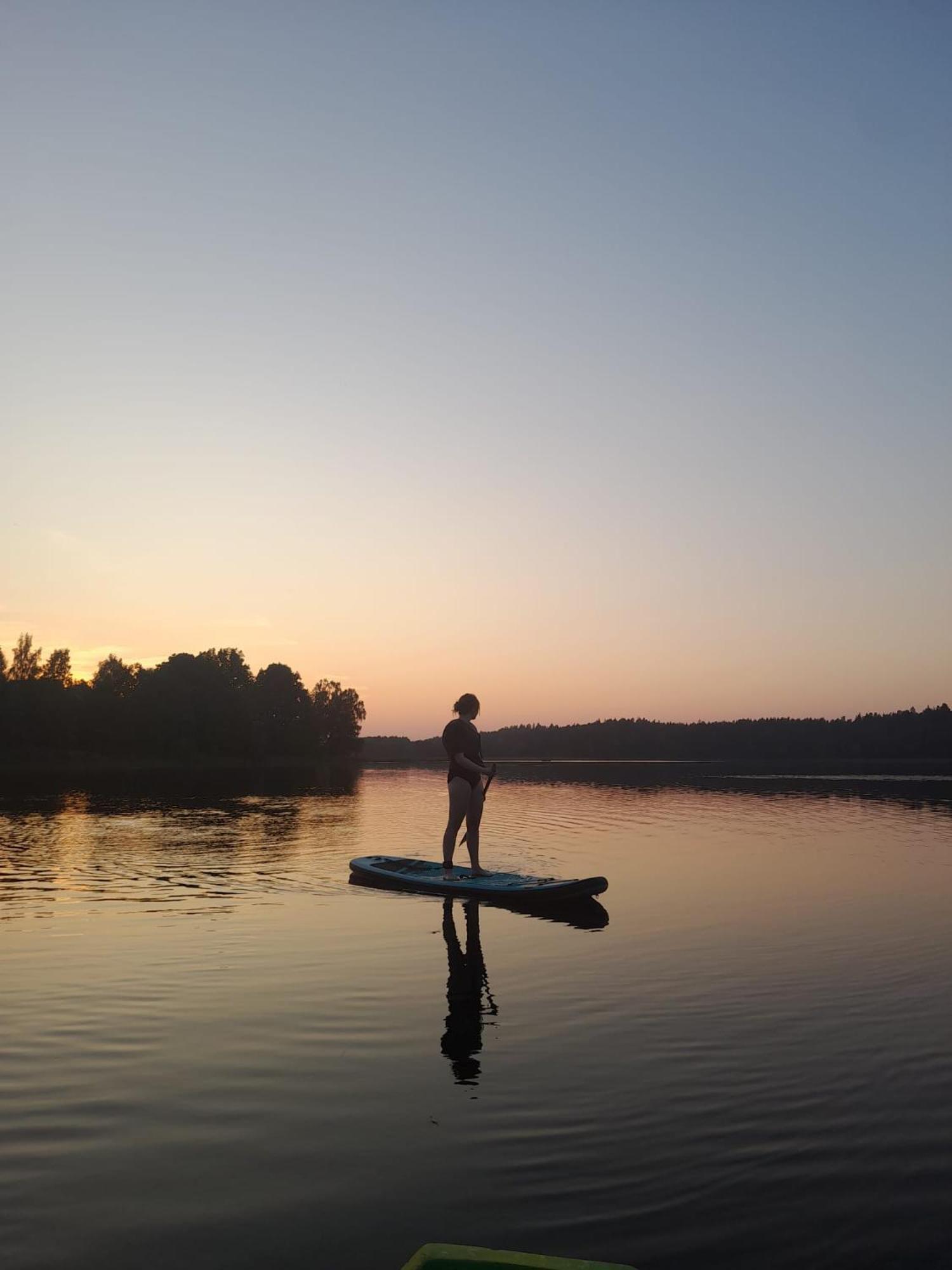 Ezerkalni Villa Raiskums Bagian luar foto